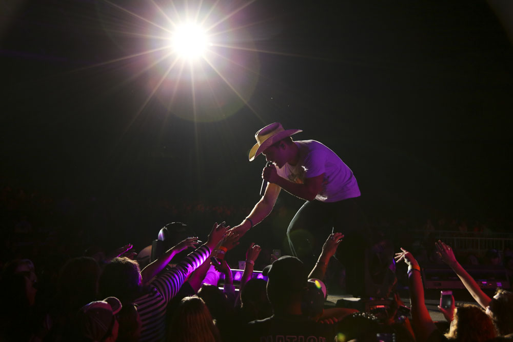 Dustin_Lynch_btobinphoto-1 (6)