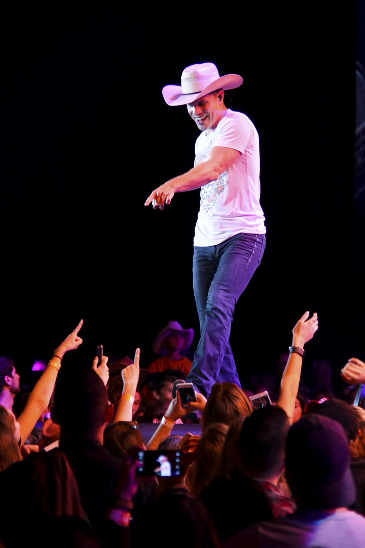 Dustin_Lynch_btobinphoto-1 (8)